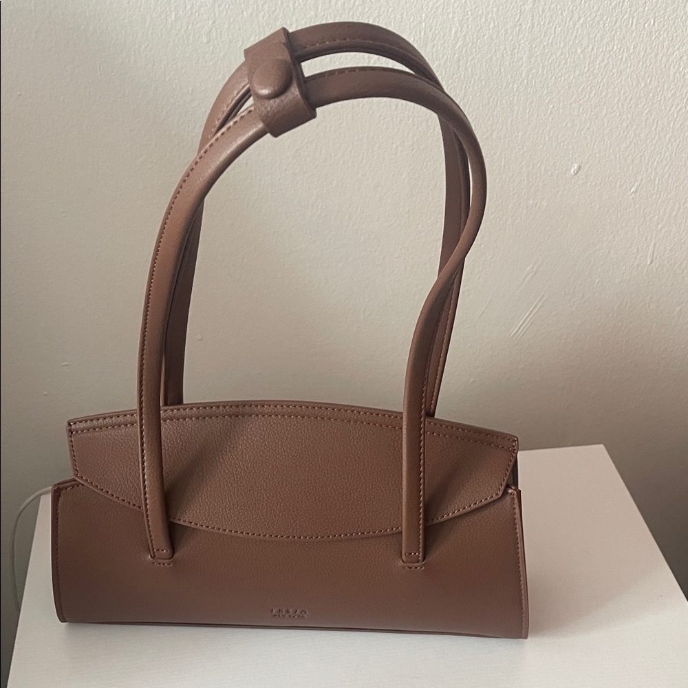 Freja Elegant Brown Shoulder Bag - Picture 2 of 3